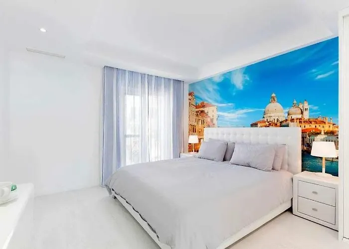 Puerto Banus Penthouse K1 Apartment *